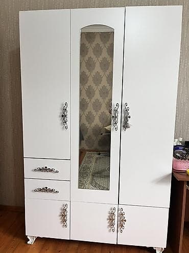 paltar asilqani: 3 qapılı, Güzgülü, Ağ, Digər material, Açılan, Düz dolab — 1