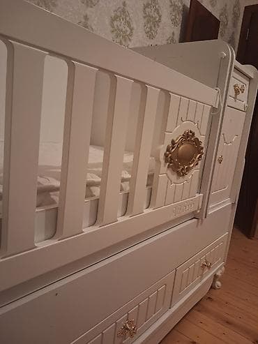 plastik komod: Oğlan və qız üçün, Dördbucaq, Beşik, Dəstsiz, Matras ilə, Yellənmə mexanizmsiz — 2