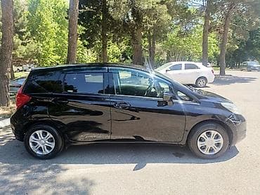 ucuz avto: Nissan Note, qara rəng, 5 qapı, şəhər üçün kompakt və ekanom maşındır — 2