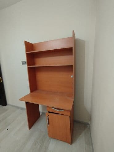 Kompüter masası, İşlənmiş, Dördbucaq masa