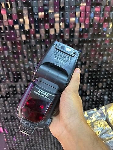 sony 1500 camera: Nikon Speedlight SB-910 fotoaparat flaşı. Bu, müxtəlif fotoqrafiya — 2