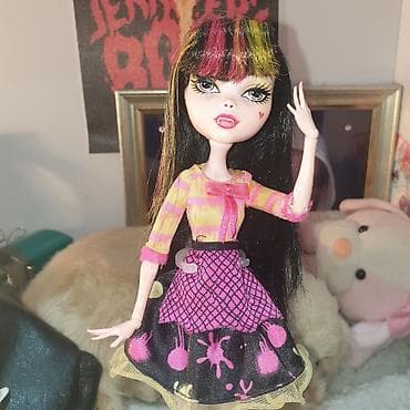 barbi sekilleri cekmek: 🖌🦇Продаётся Дракулаура G1, коллекция Арт Класс" 2014 года,хорошее — 3