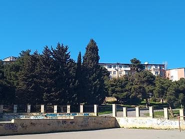 Bakı, 4-cü mikrorayon, 2 otaqlı, Köhnə tikili, m. Memar Əcəmi, 50 kv. m