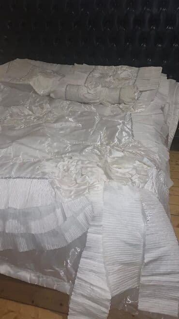 evde qal wekiller: Yataq üçün Yeni Yataq örtüyü, Ünvandan götürmə — 7