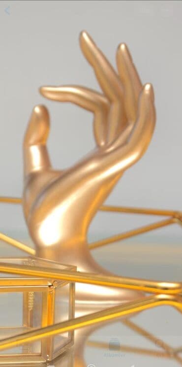 vitrin bijuteri: Maket Toy nişan ucun qizil, aksesuar vitrini. Qizili rəngdədir — 2