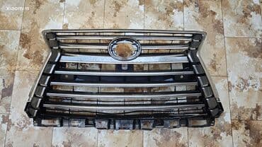 Lexus avtomobili üçün xrom örtüklü radiator barmaqlığıdı. Barmaqlıq