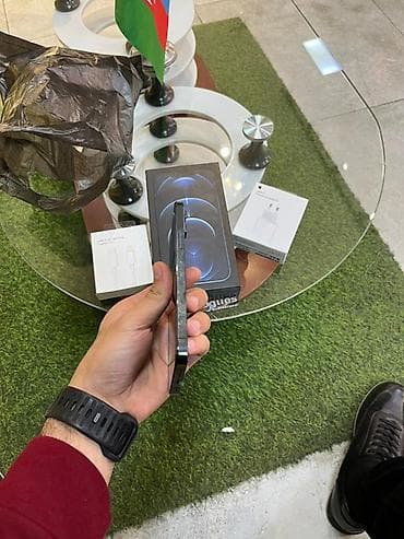 iphone kreditle: IPhone 12 Pro, Face ID — 4