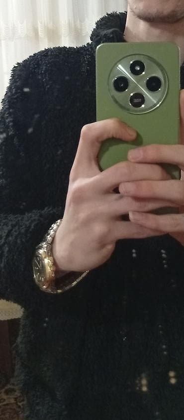 Rəsmi 14C Yaşıl rəngli smartfon ustada olmayıb 5 ayın telefonudu — 1