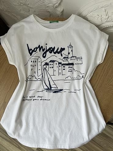 şort: Bershka qadın T‑şörtü Hər biri 15 azn Berşka 10 azn - Rəng: açıq — 6
