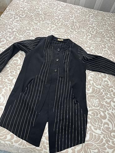 Костюмы: Hammısı 50 Azn. Tək tək isə 15 azn Qadın geyim dəsti – şık, ofis və — 5