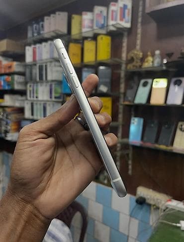 iphone 11 2 ci el fiyatları: IPhone 11, 128 GB, Ağ, Zəmanət, Face ID, Sənədlərlə — 2