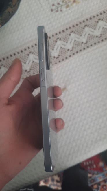 rədmi not 8: Samsung Galaxy S22, rəng - Gümüşü, Face ID — 3