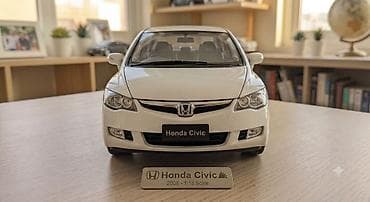 mini disk: Honda Civic 2008 modelinin 1:18 miqyaslı kolleksiya avtomobili təqdim — 4