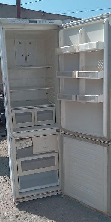 samsung tab: İşlənmiş 2 qapılı Samsung Soyuducu Satılır, rəng - Ağ, Təkərli — 2