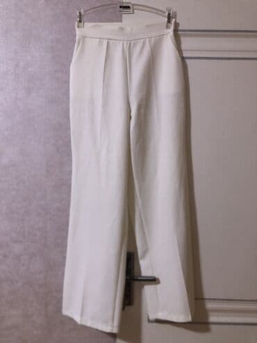 klassik geyim: Ağ qadın kostyumu – pencək və şalvardan ibarət dəst. - Rəng: krem/ağ — 2