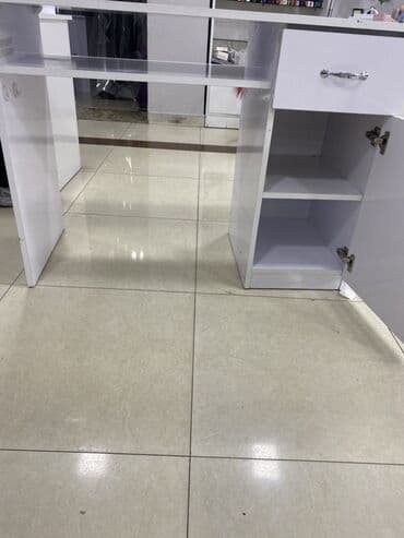 parça şkaflar: Düz masa, Siyirməli, Polkalı, Laminat, Kredit yoxdur — 3