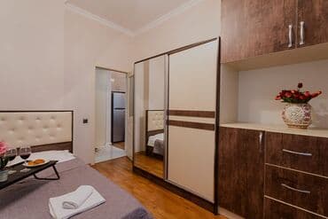 kirayə qarayev: 2 otaqlı, Nizami r. r-nu — 7