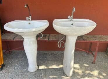 Унитазы: Ayaqüstü pedestal lavabolar – 2 ədəd Xüsusiyyətlər: - Material — 2