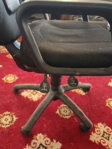 qedimi kreslo: İşlənmiş, Təkərli, Qolları tənzimlənmir, Parça — 2