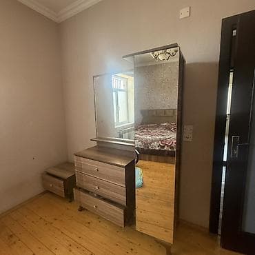 Yataq otağı mebel dəsti Tərkibi: - Yumşaq başlıqlı, parça/veli — 2