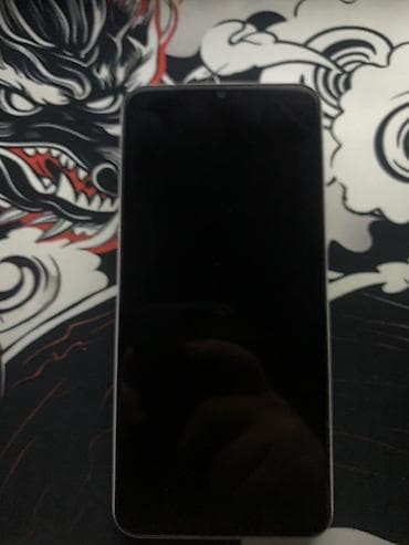 Samsung A13 64 gb Heç bir problemi yoxdur,ekranda cızıqlar var