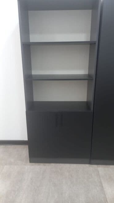 2 nəfərlik yazı masası: Ofis mebelləri dəsti Tərkib: - Direktor masası: qara rəngdə, geniş iş — 9