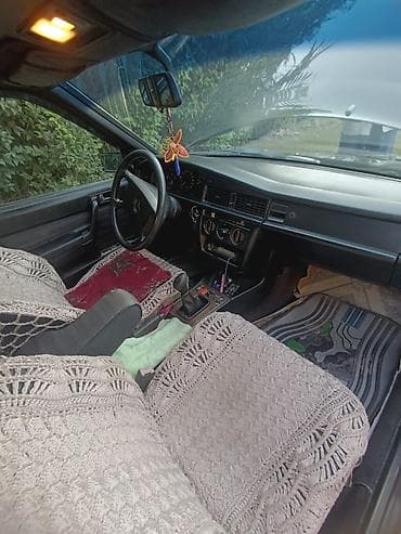 daevo centra: Mercedes-Benz 190: 0.2 l | 1990 il Sedan — 9