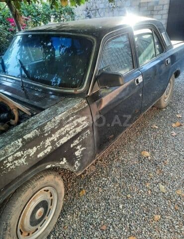 газ 24 волга купить: Model: GAZ Volga (sedan) Kuzov: 4 qapı, qara rəng, xrom bamperlər — 3
