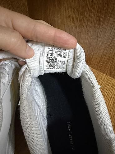 boks krasovkası: Adidas ağ rəngli idman ayaqqabısı - Model: Adidas Court/Grand Court — 4