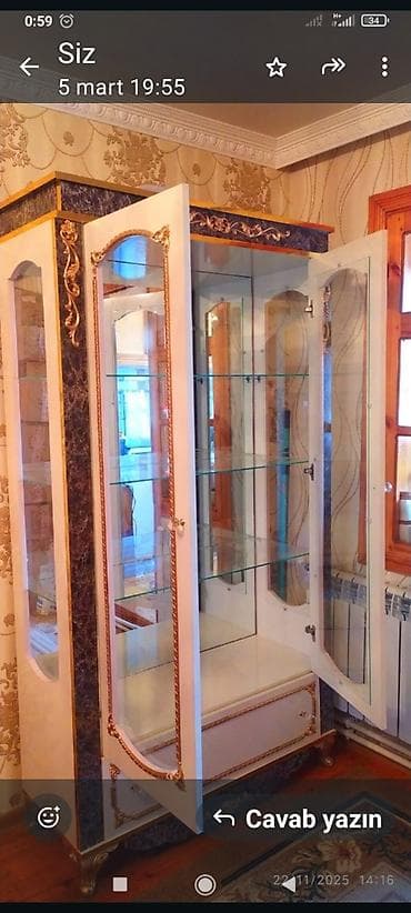 Klassik üslubda şüşə vitrin dolabı çox az işlənib təzə kimidi -