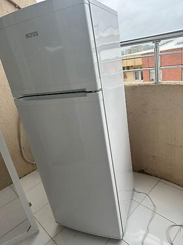 realme 10 pro plus: 2 qapılı Altus Soyuducu Satılır, rəng - Ağ — 3