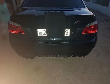 tesla model x: BMW 5 series: 3 l | Sedan — 6