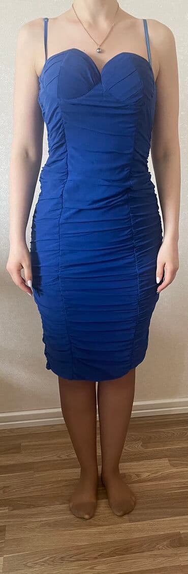 узбекское платье со штанами: Gözəl ziyafət donları, hər biri 15 manat. 38-40 ölçü — 6