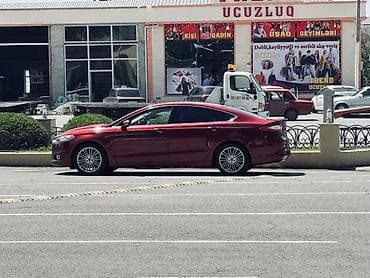avtomobil bazarı: Ford Fusion (qırmızı sedan) - Kuzov: 4 qapılı sedan, parlaq qırmızı — 1