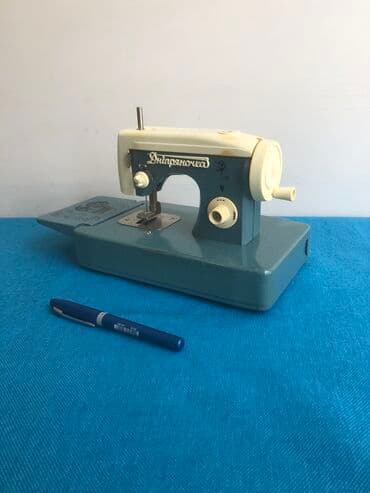 qədimi qəpiklər: Antik mini tikish mashini sovet dovrune aid idel vezyyetde — 7