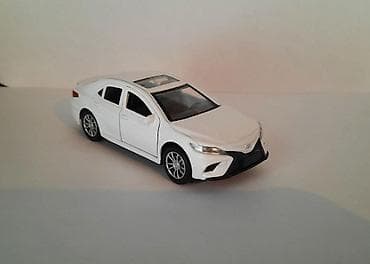 lizing kredit masinlar: Ağ rəngli oyuncaq miniatür krossover avtomobil modeli - Material — 6