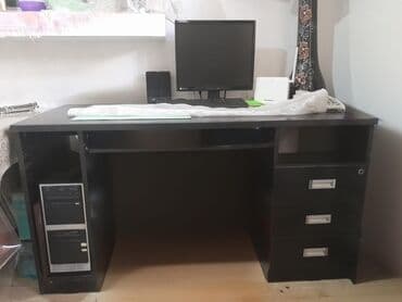 ofis masası 2. el: Kompüter üçün iş masası
qara rəngdə — 1