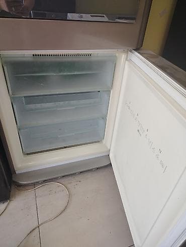 1660 super: İşlənmiş 2 qapılı Hotpoint Ariston Soyuducu Satılır, rəng - Bej, Təkərli — 3