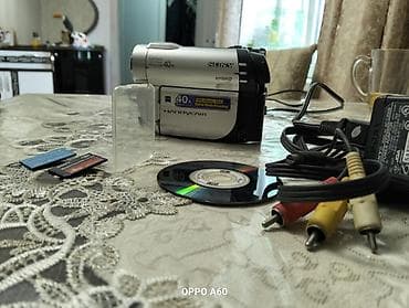səs yazan kamera: Sony Handycam hibrid videokamera - Carl Zeiss Vario-Tessar obyektiv — 3