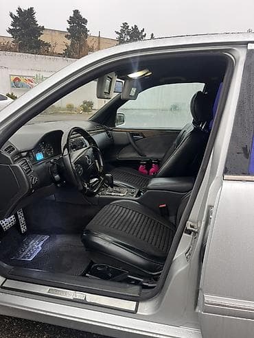 amg diski: Mercedes-Benz E-Class: 2.7 l | 2000 il Sedan — 6