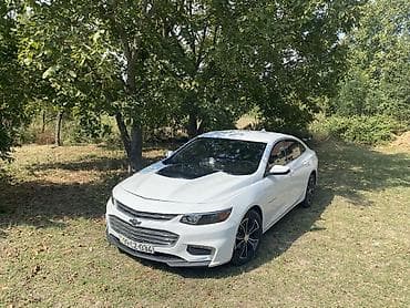 luaz satilir: Chevrolet Malibu sedan – ağ rəng, zərif və dinamik dizayn — 6