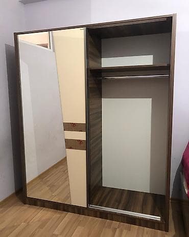 isqaf: Dolab Fabrik istehsalidir. em 165 sm hundurluk 2m derinlik 55sm Krem — 5