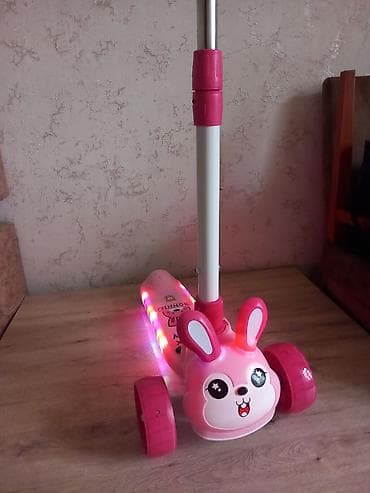 sumitomo tekerleri: Uşaq skuteri – 3 təkərli, LED işıqlı, dovşan dizaynlı - Rəng: çəhrayı — 1