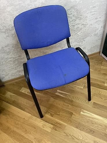 Ofis/konfrans stulu – parça oturacaq və bel hissəsi, metal karkas - at lalafo.az Ofis/konfrans stulu – parça oturacaq və bel hissəsi, metal karkas -