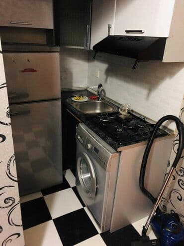 bina az musfiq qesebesi kohne tikili: Xətai rayonu,Yusif Səfərov küçəsi,Neftçilər xəstəxanası ilə üzbəüz,4 — 5