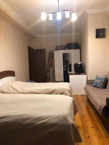 qarayev 4 otaqli kohne tikili: 4 otaqlı, Yeni tikili, m. Xalqlar Dostluğu, 134 kv. m — 2