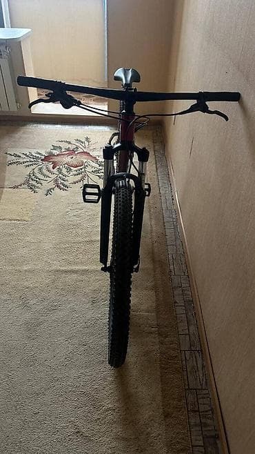 velosiped kameri: Trek Marlin seriyası dağ velosipedi 1600 manata Iki Təkər dükanında — 2