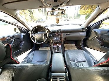 Aksesuarlar və tüninq: Mercedes-Benz C‑Class sedan - Korpus: qara rəng, 4 qapı, yüngül — 7