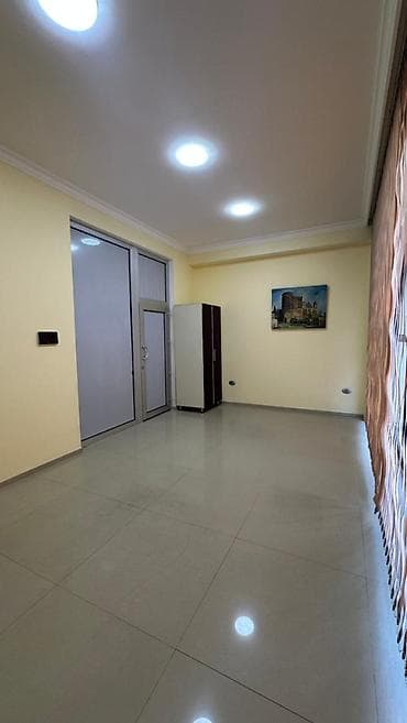 Kirayə ofis – 40 kv.m, Nizami metrosuna 2 dəqiqə məsafə Yerləşmə: - — 5