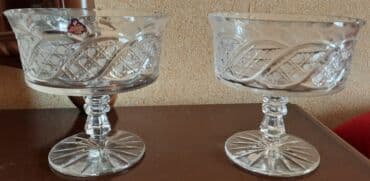 ən gözəl dibçək gülləri: Ayaqlı iri meyvə vazları — 1